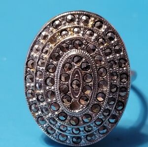 Elegant Silver-Tone Women's Ring Size 9